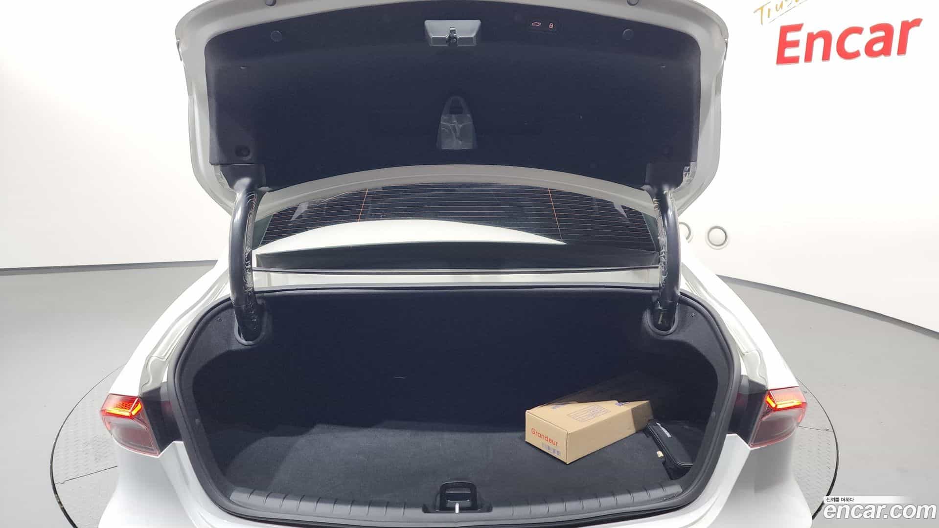 Grandeur Hyundai 2020.10-OPTION-023