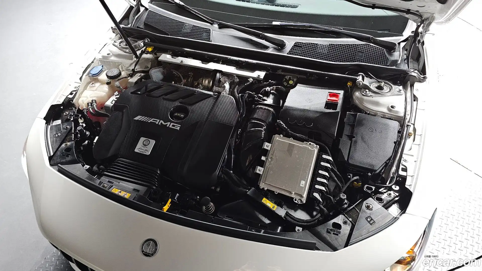 CLA-Class Mercedes-Benz 2025.8-OUTER-006
