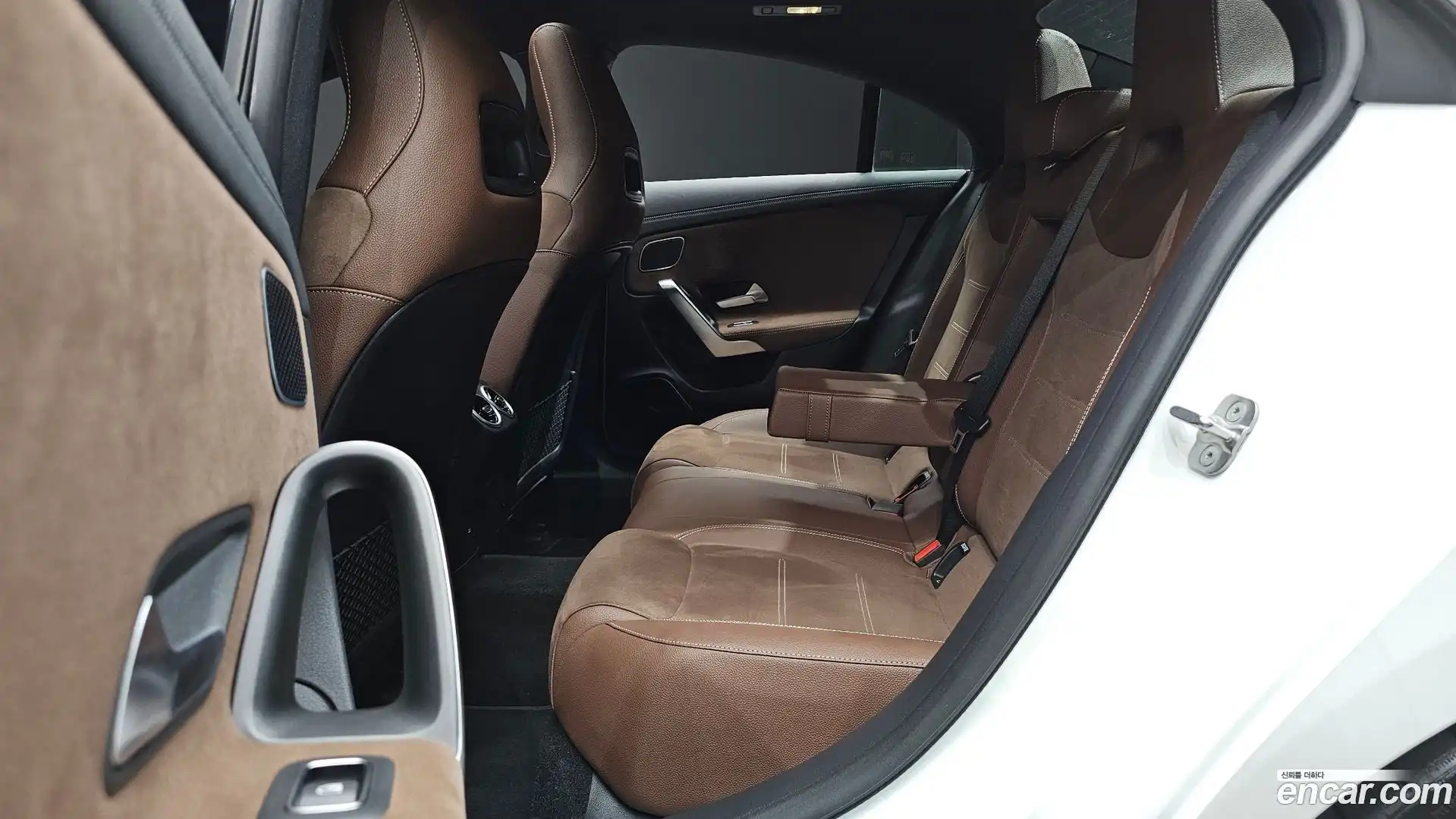 CLA-Class Mercedes-Benz 2025.8-OPTION-015
