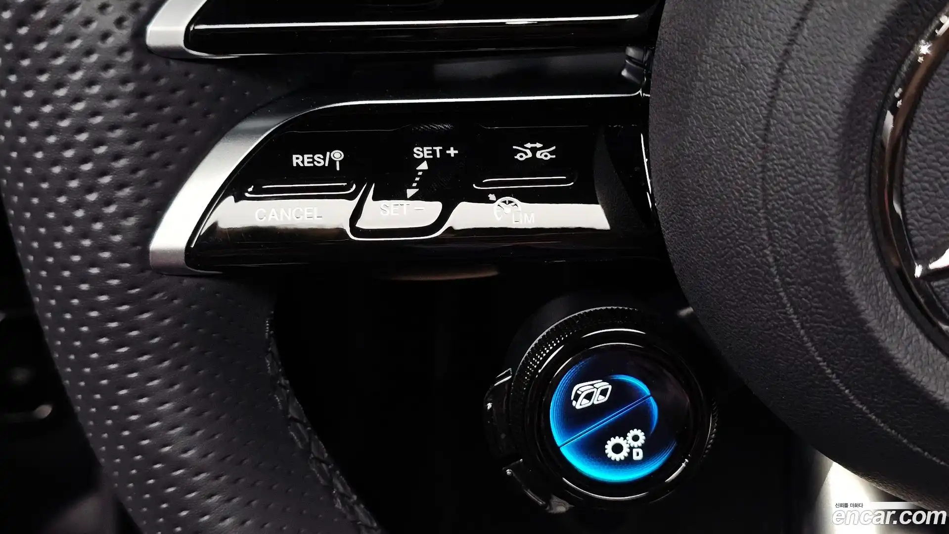 CLA-Class Mercedes-Benz 2025.8-OPTION-021