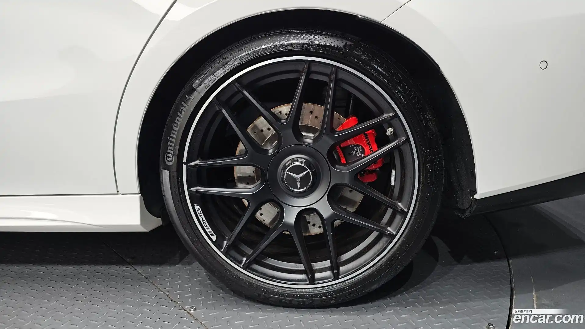 CLA-Class Mercedes-Benz 2025.8-OUTER-031