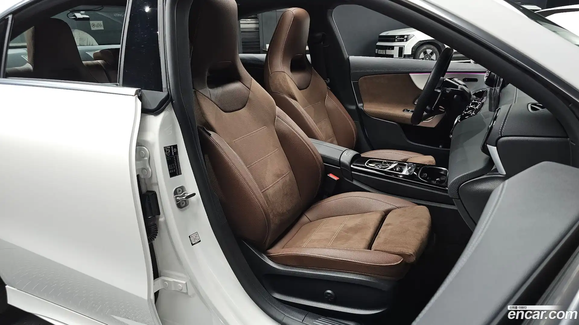 CLA-Class Mercedes-Benz 2025.8-INNER-036
