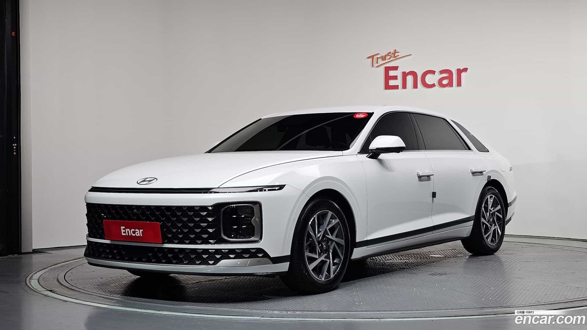 Grandeur Hyundai 2025.8-OUTER-001