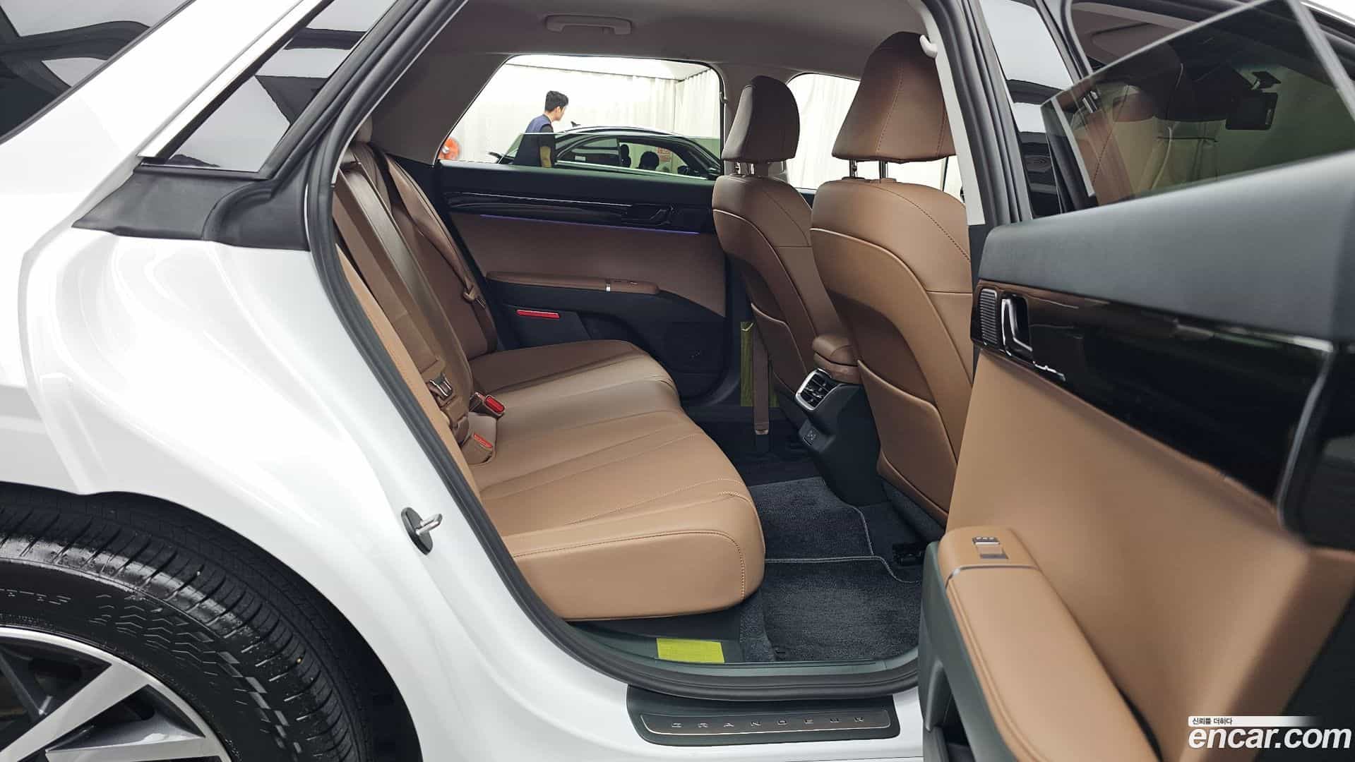 Grandeur Hyundai 2025.8-OPTION-016