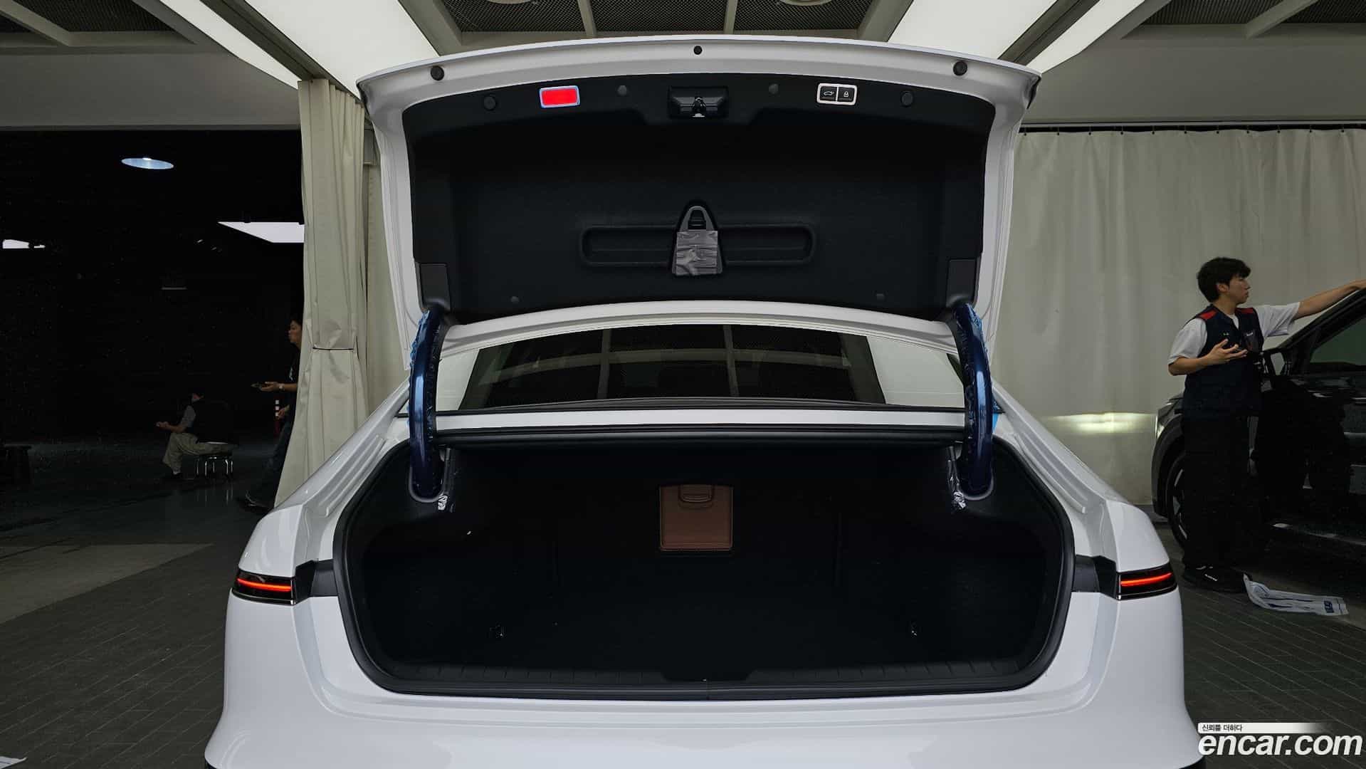 Grandeur Hyundai 2025.8-OPTION-024