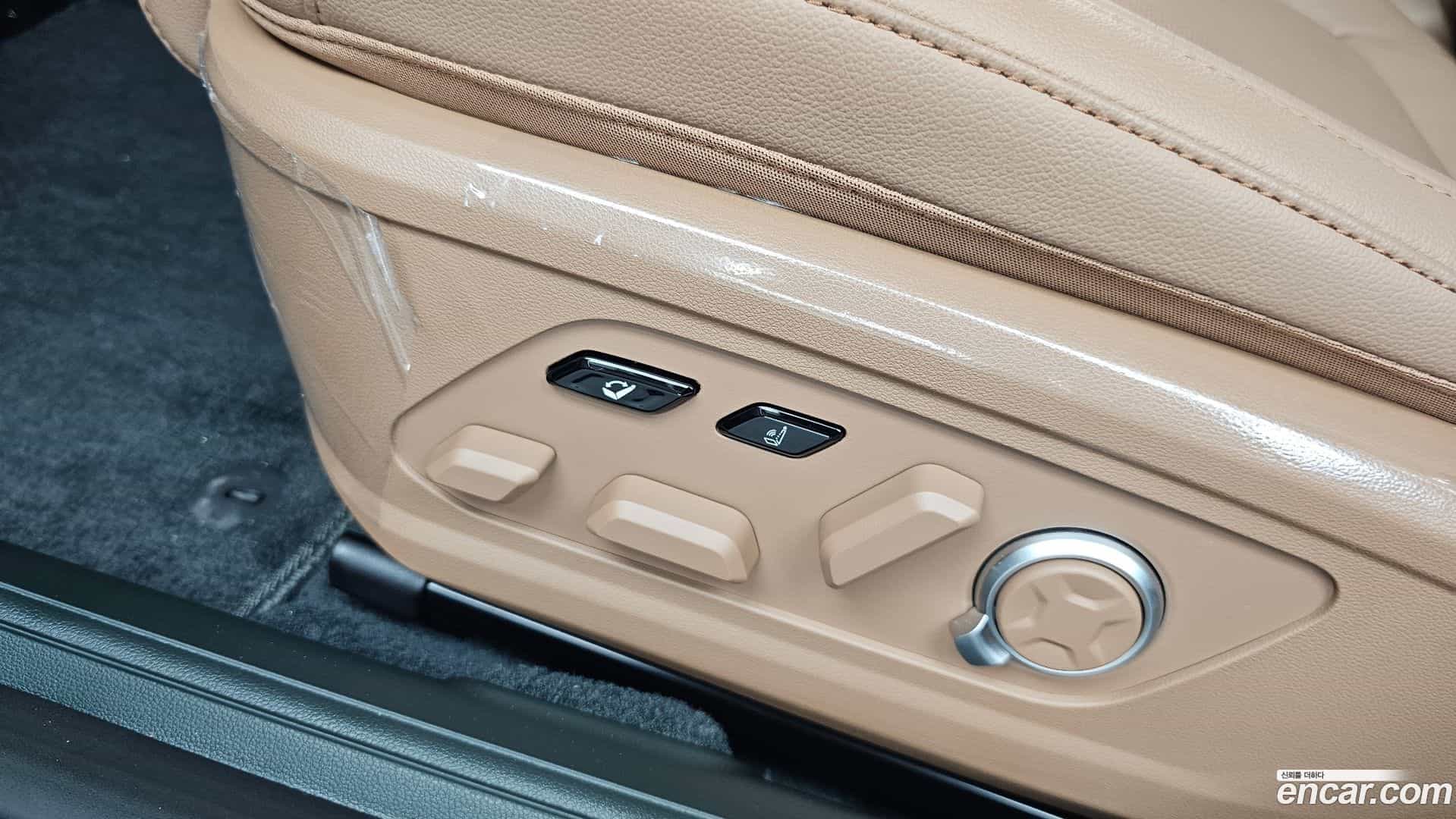 Grandeur Hyundai 2025.8-OPTION-045