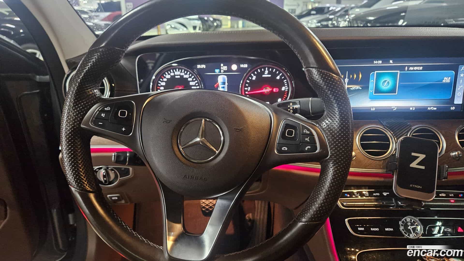 E-Class Mercedes-Benz 2016.10-OUTER-006
