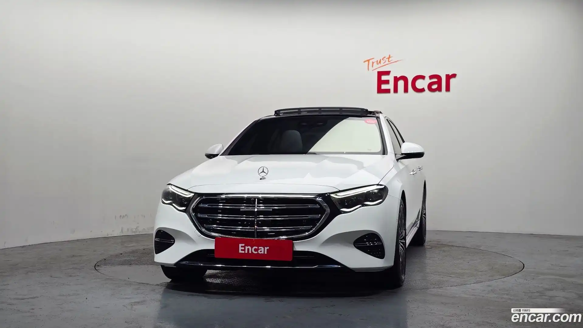 E-Class Mercedes-Benz 2025.8-OUTER-003