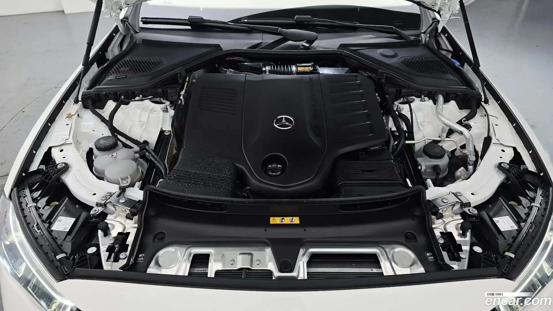 E-Class Mercedes-Benz 2025.8-OUTER-006