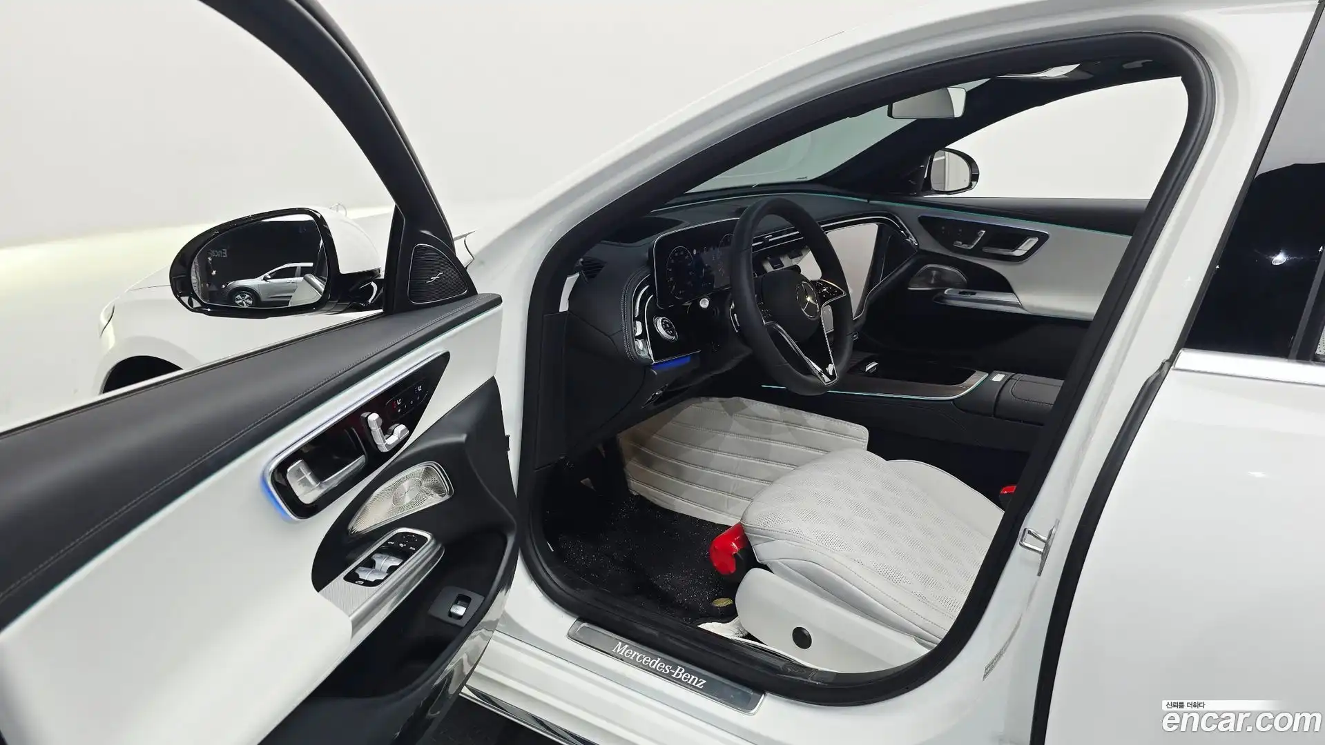 E-Class Mercedes-Benz 2025.8-INNER-010
