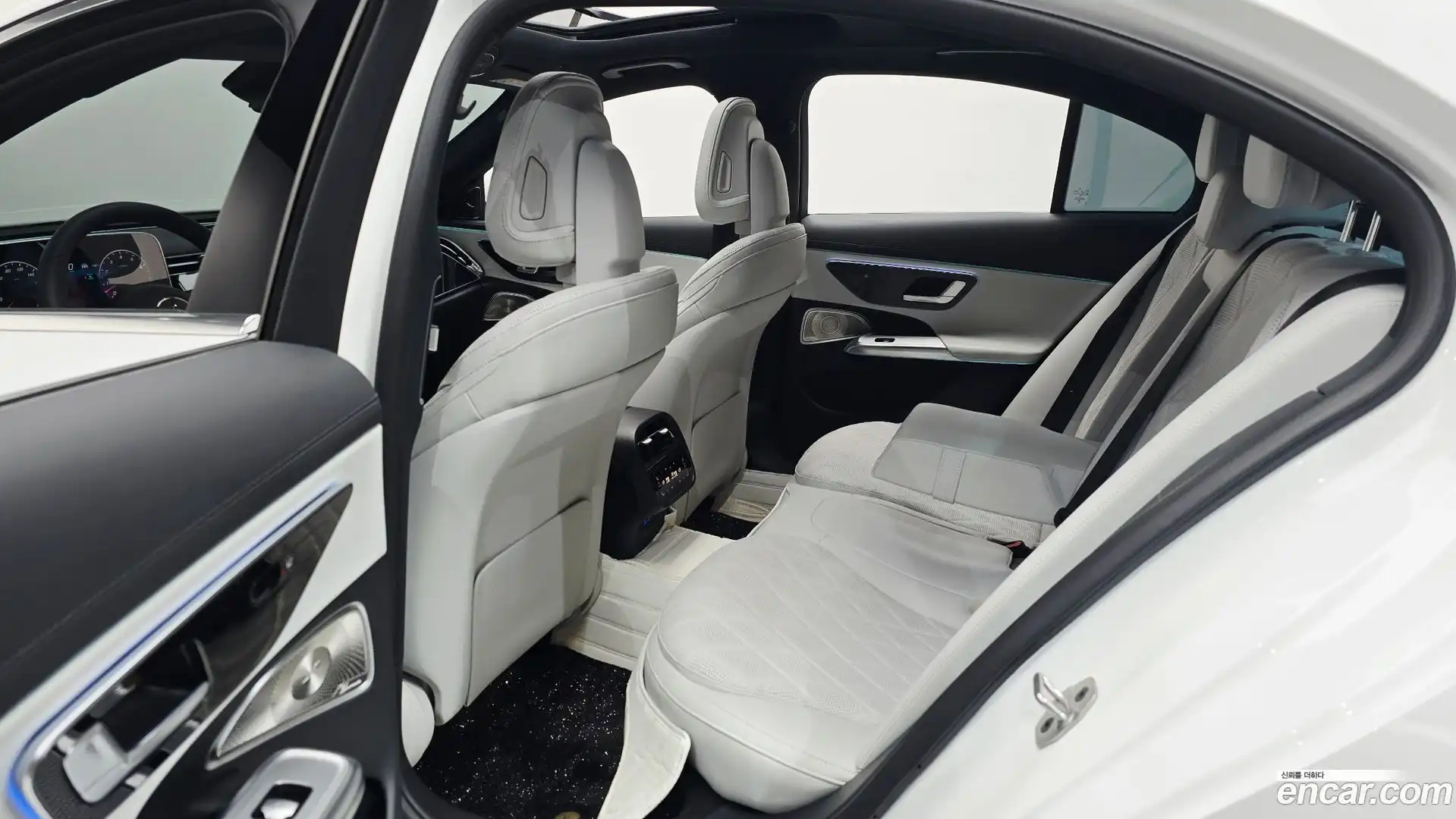 E-Class Mercedes-Benz 2025.8-OPTION-022