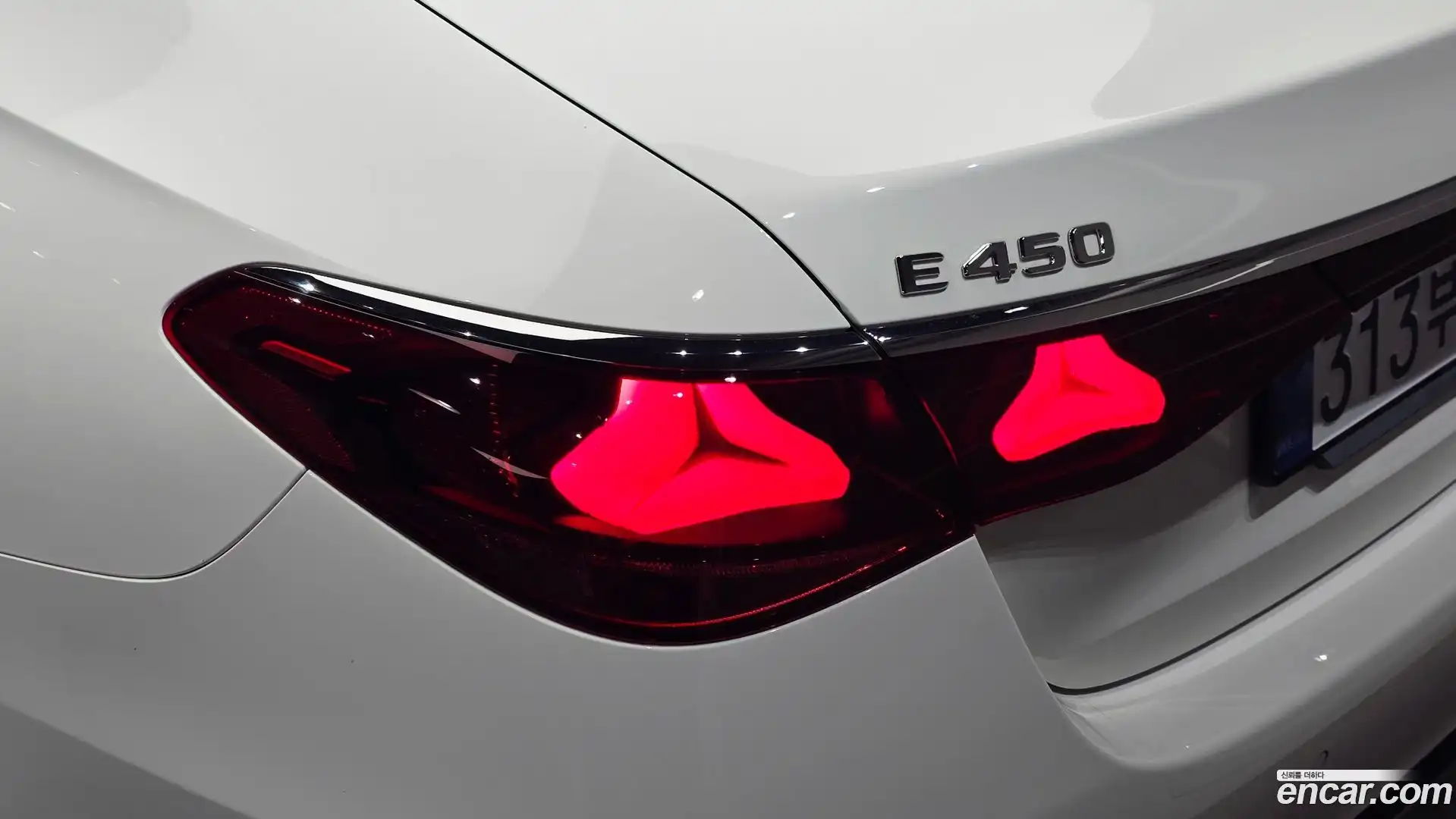 E-Class Mercedes-Benz 2025.8-OUTER-033