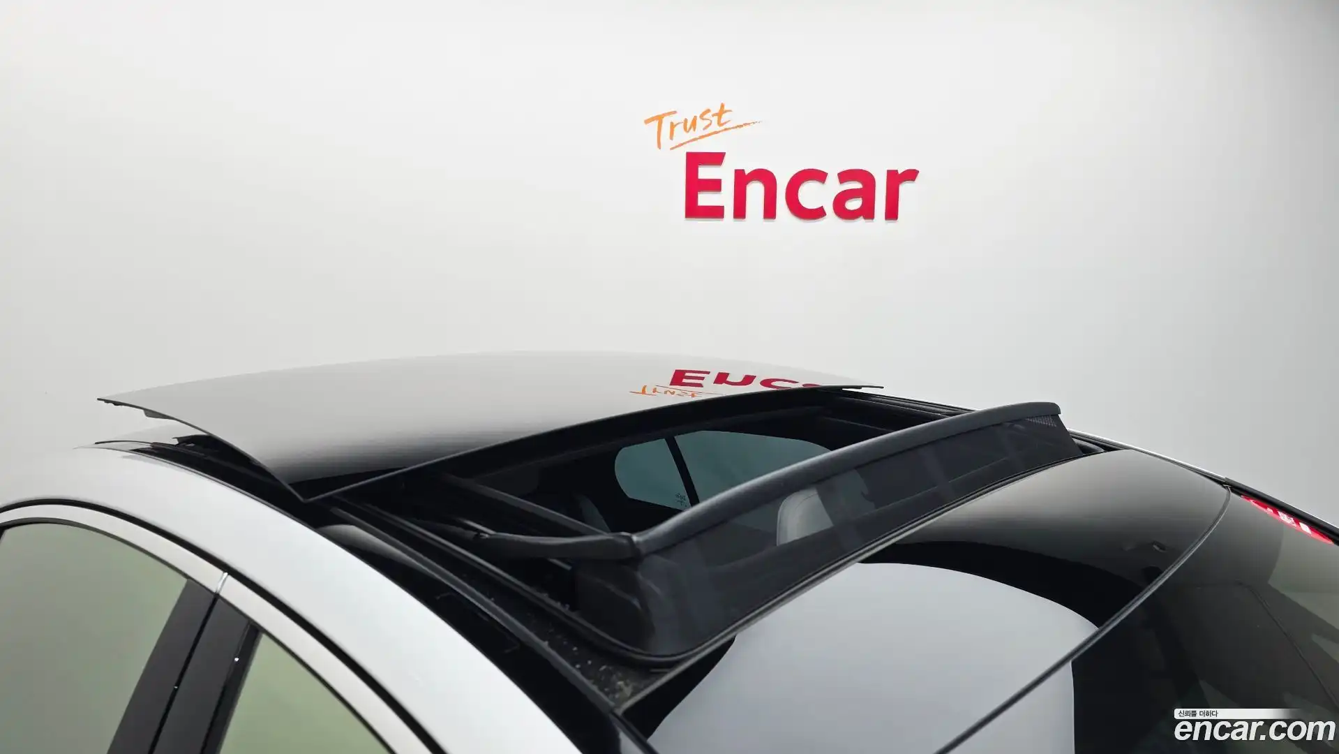 E-Class Mercedes-Benz 2025.8-OPTION-041