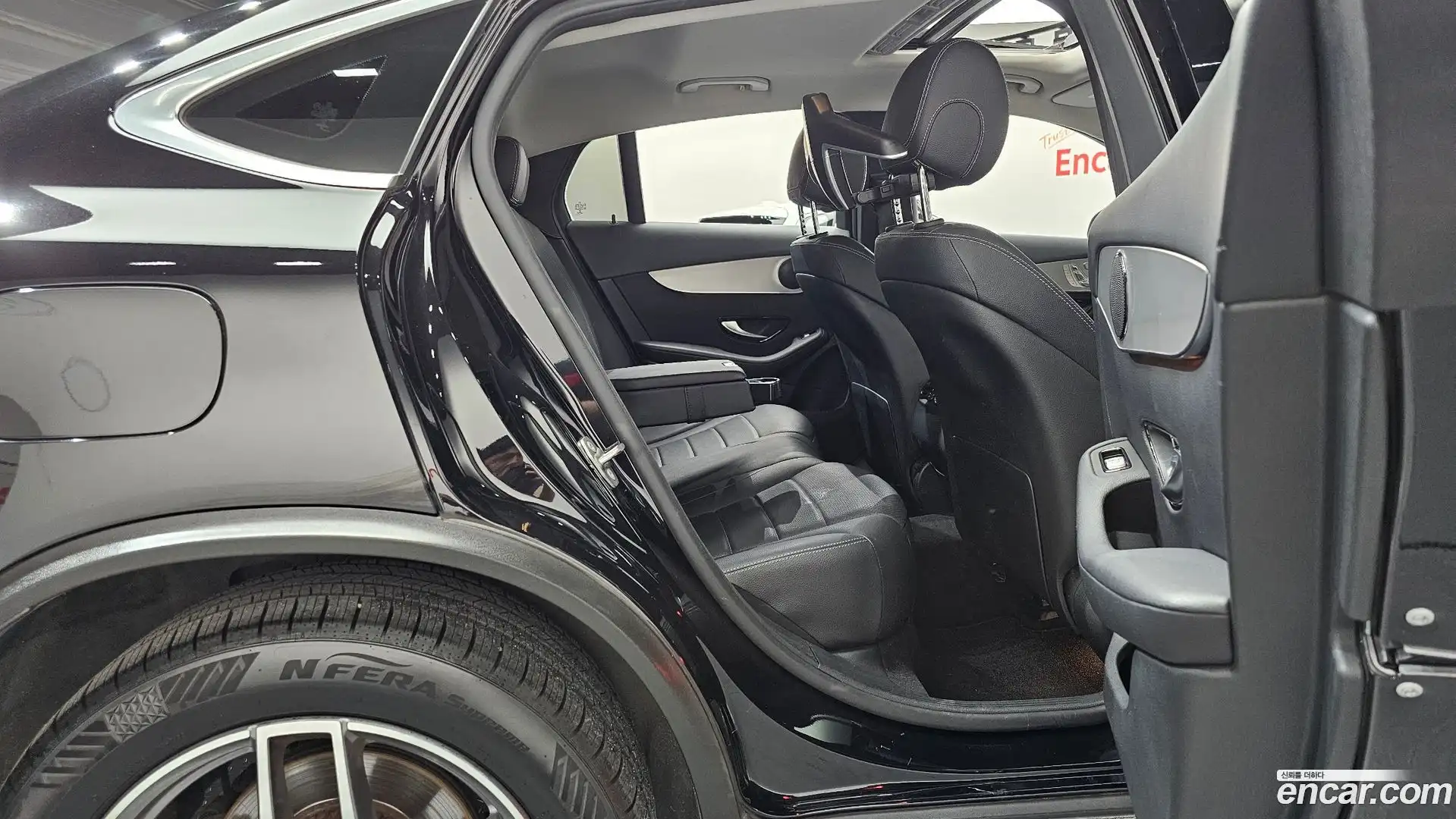 GLC-Class Mercedes-Benz 2017.11-OPTION-015