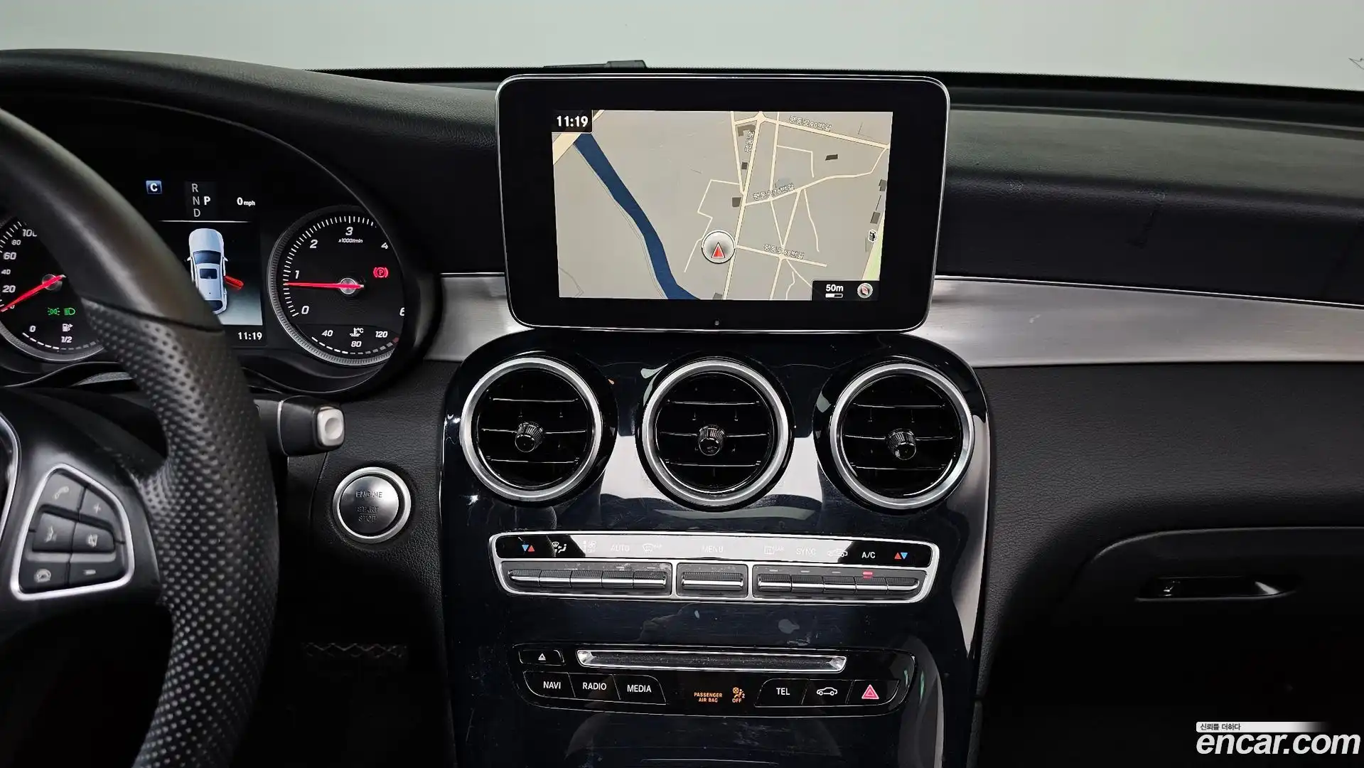 GLC-Class Mercedes-Benz 2017.11-OPTION-017