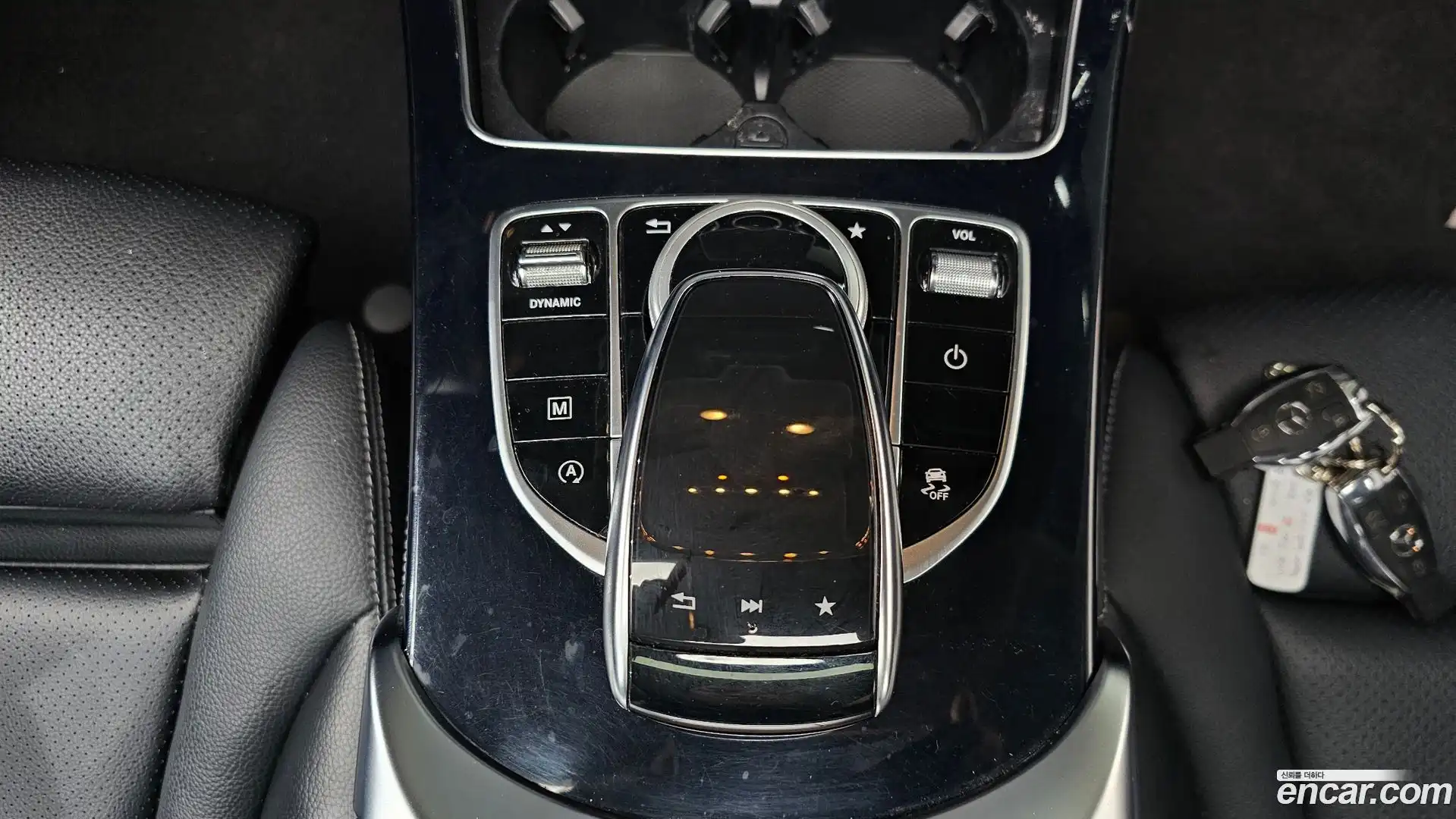 GLC-Class Mercedes-Benz 2017.11-OPTION-045