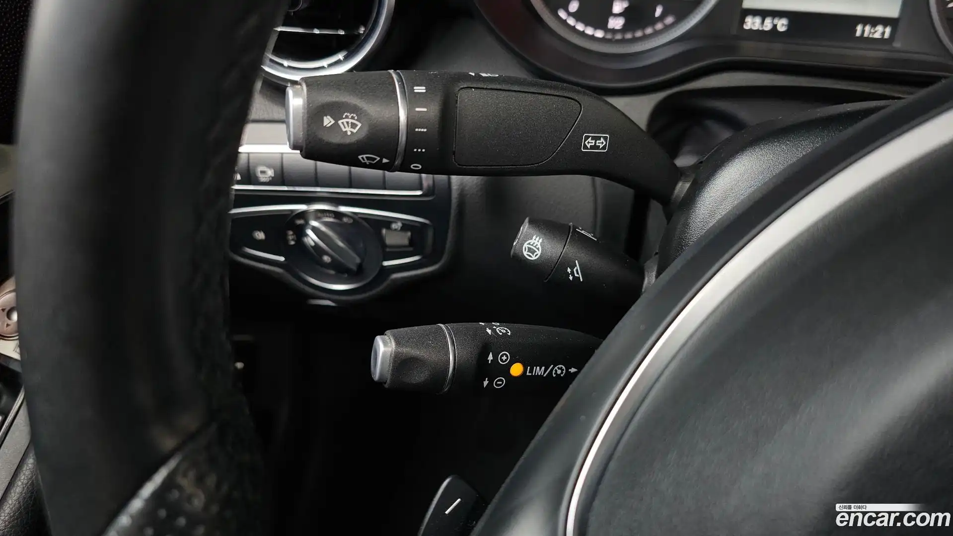GLC-Class Mercedes-Benz 2017.11-OPTION-047