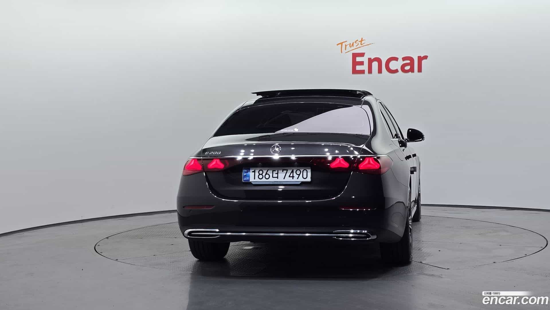 E-Class Mercedes-Benz 2024.8-OUTER-004