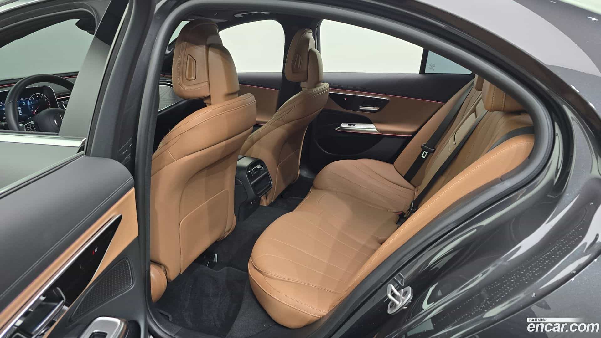 E-Class Mercedes-Benz 2024.8-OPTION-015