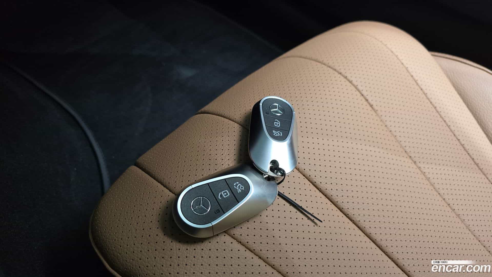 E-Class Mercedes-Benz 2024.8-OPTION-019