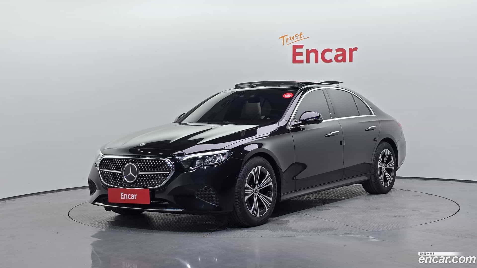 E-Class Mercedes-Benz 2025.0-OUTER-001