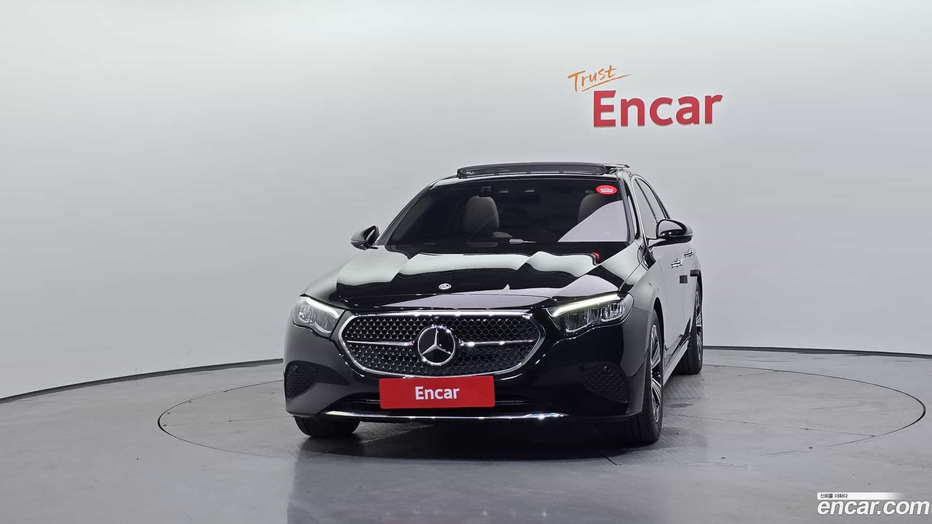 E-Class Mercedes-Benz 2025.0-OUTER-003