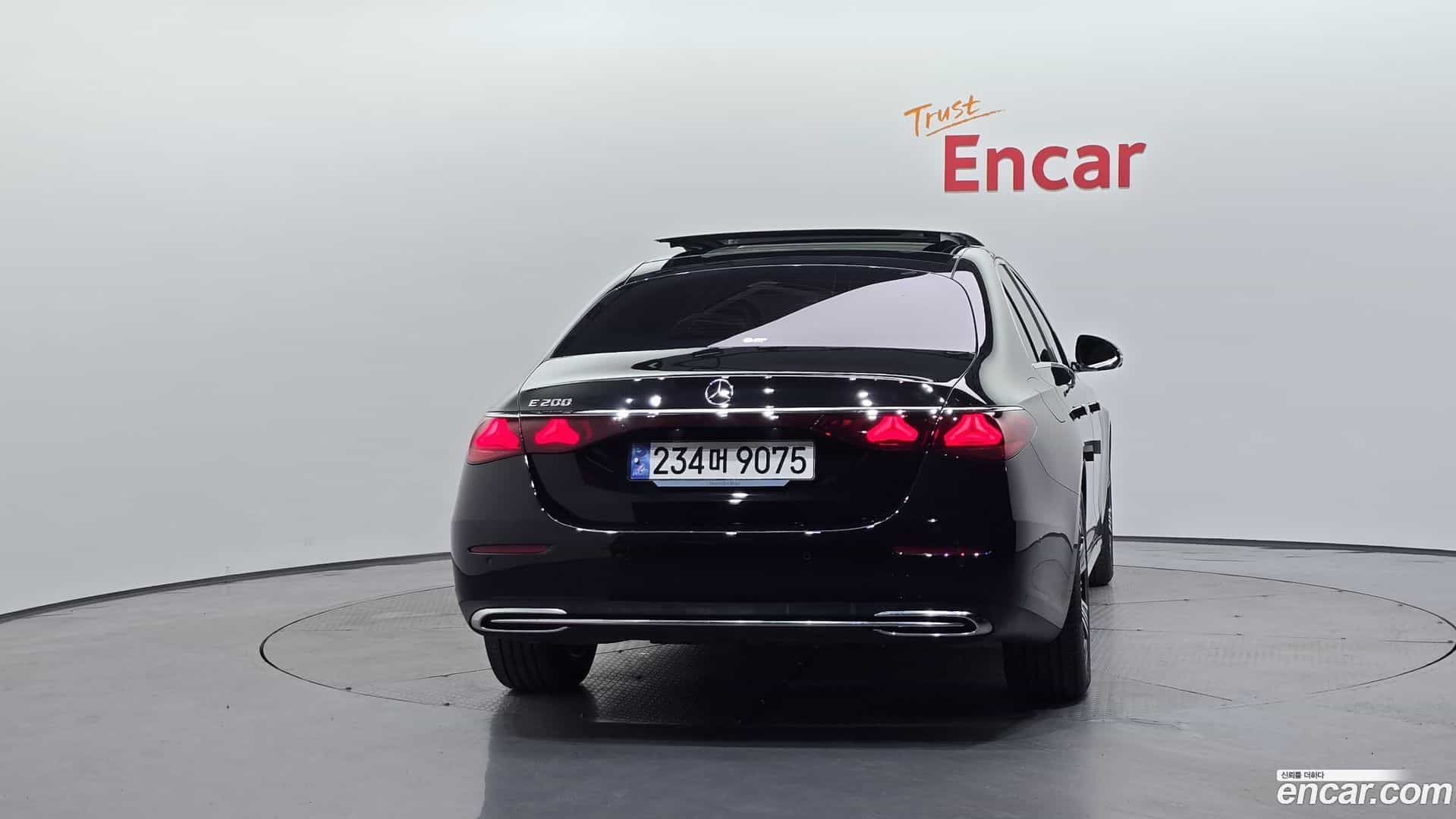 E-Class Mercedes-Benz 2025.0-OUTER-004