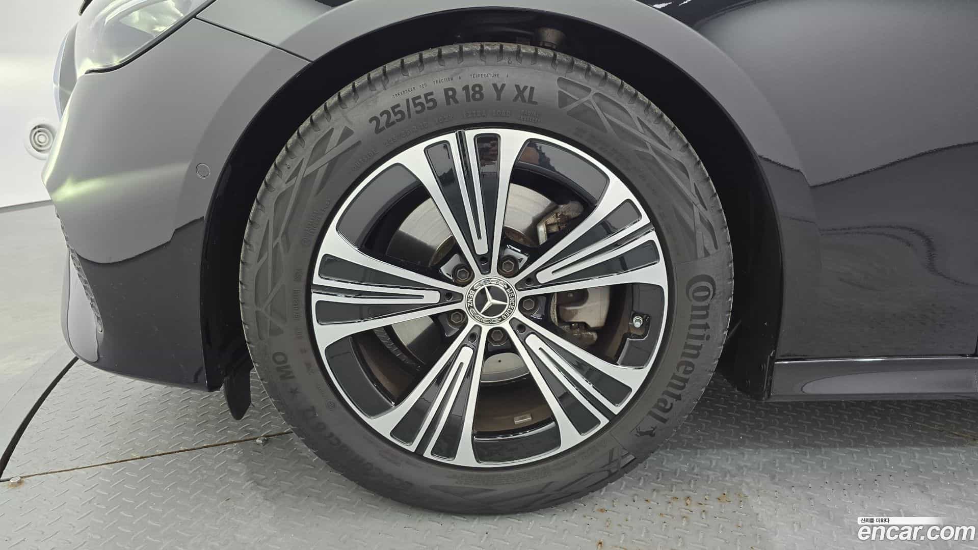 E-Class Mercedes-Benz 2025.0-OUTER-005