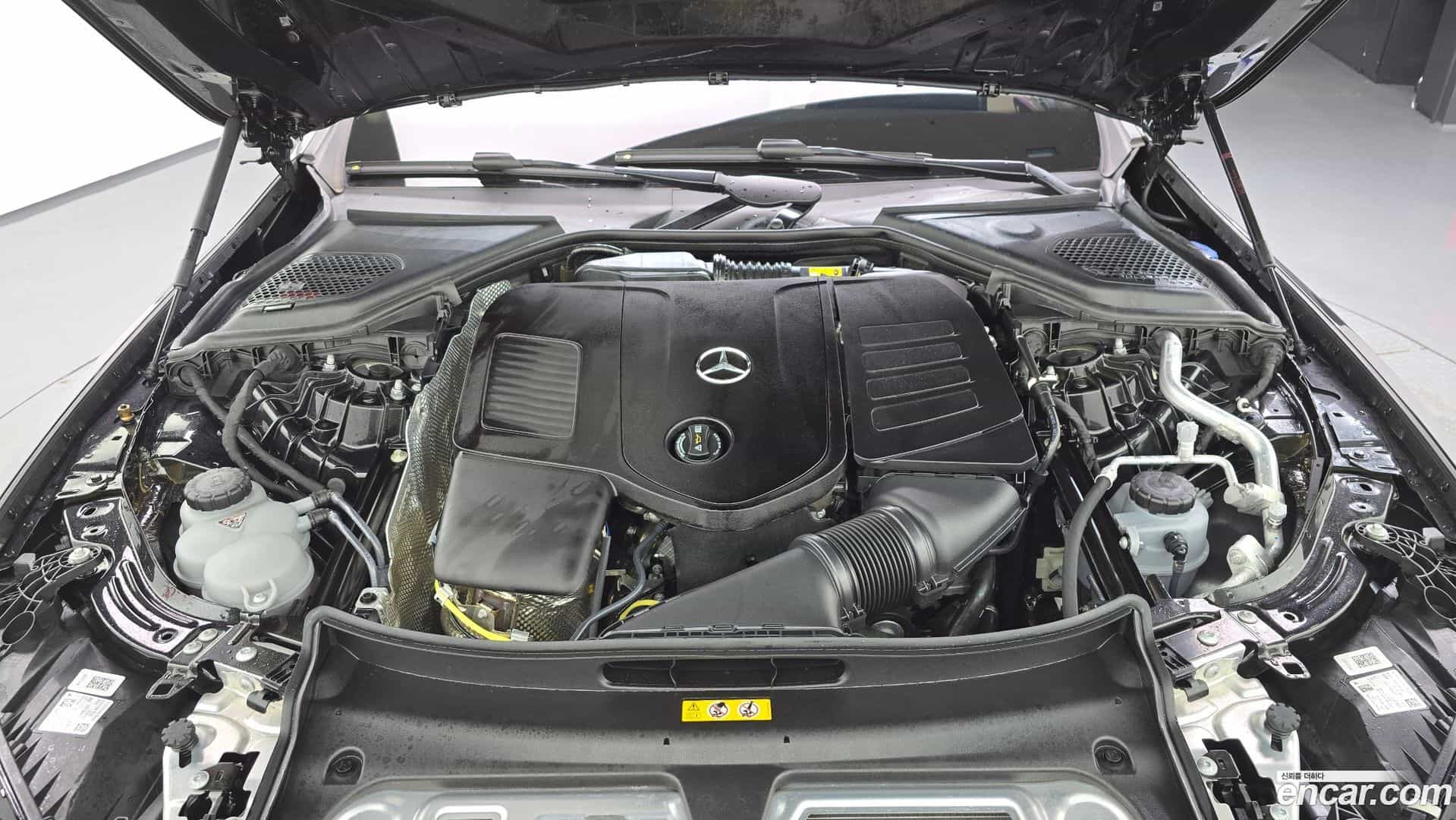E-Class Mercedes-Benz 2025.0-OUTER-006