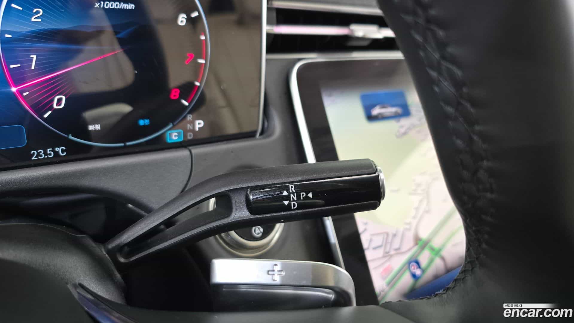 E-Class Mercedes-Benz 2025.0-INNER-009