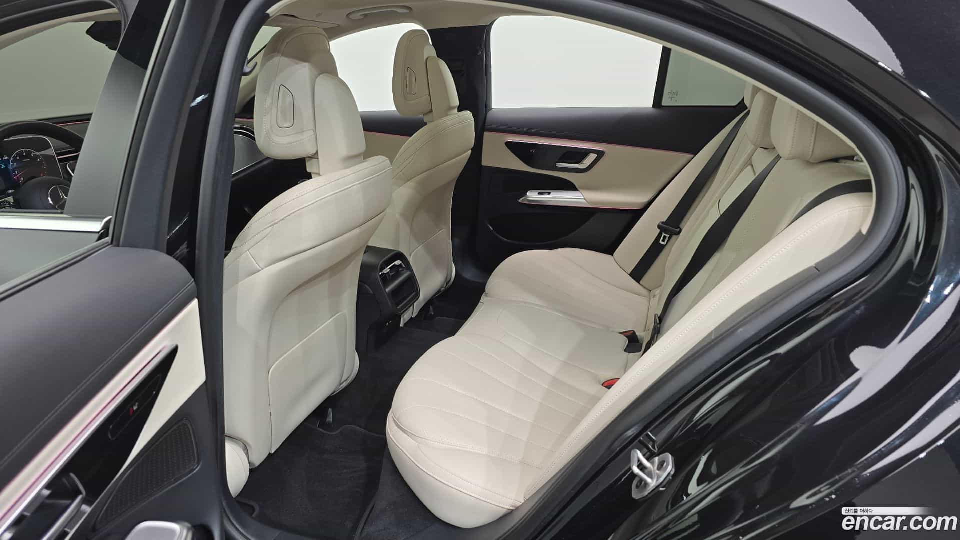 E-Class Mercedes-Benz 2025.0-OPTION-015
