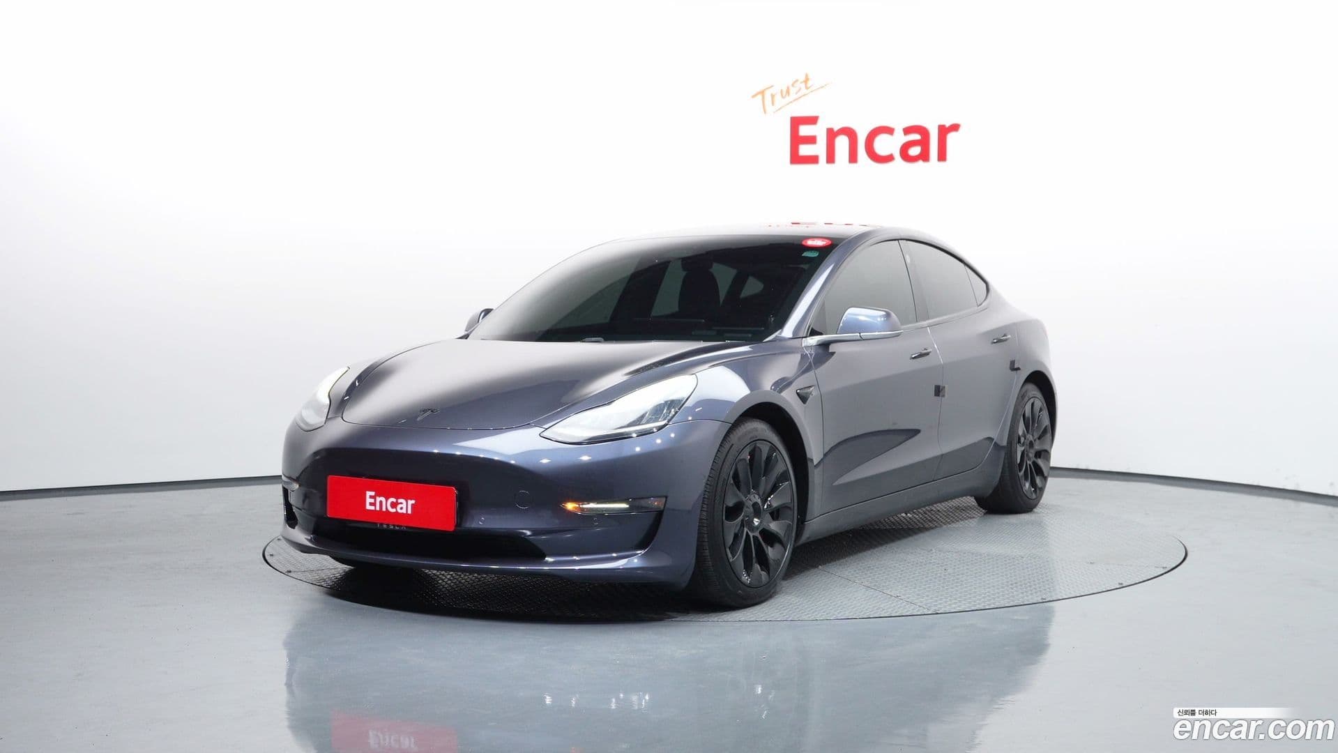 Main__Slider__Photo:Model 3 Tesla 2020.5-0