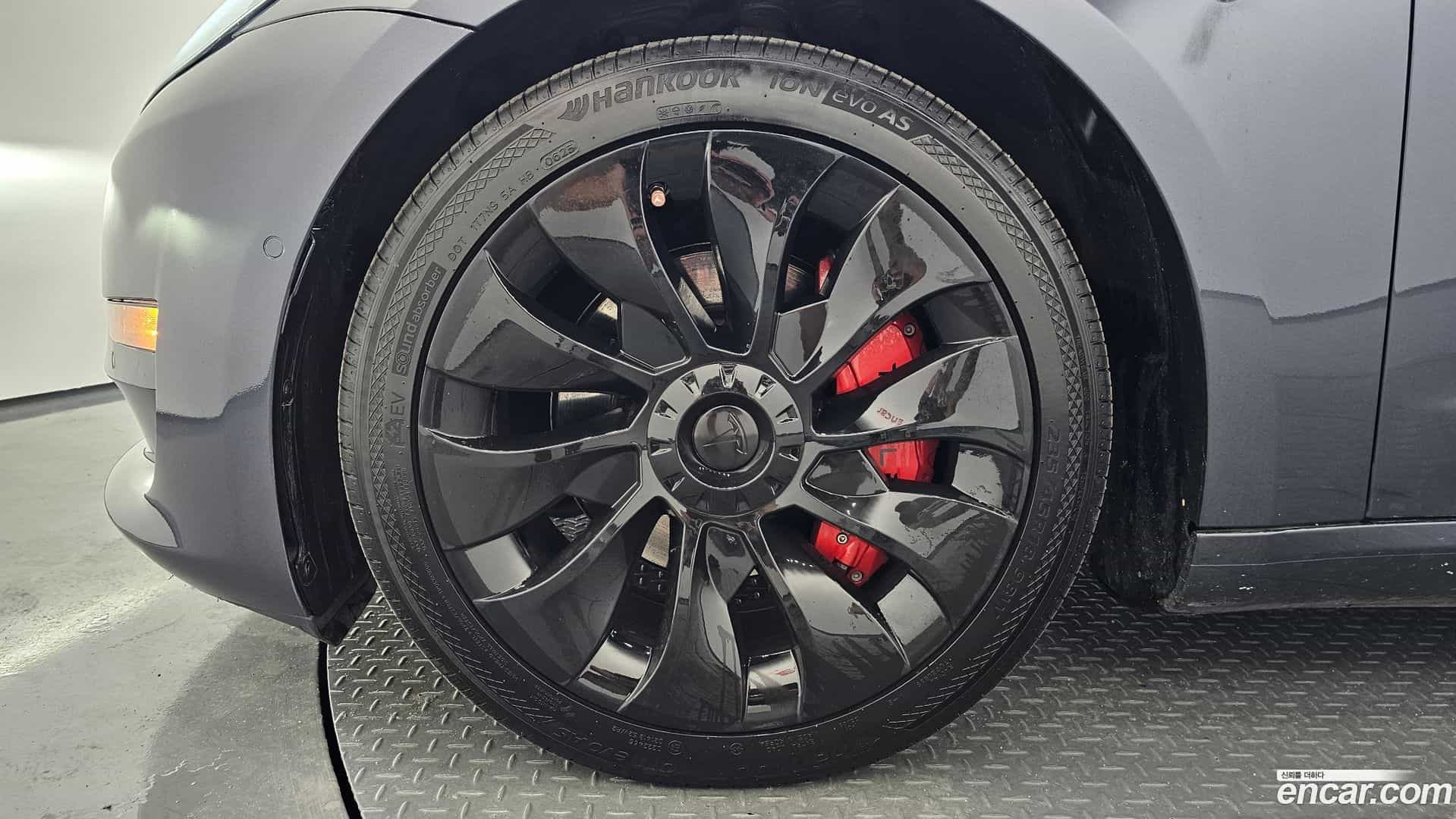 Model 3 Tesla 2020.5-OUTER-005