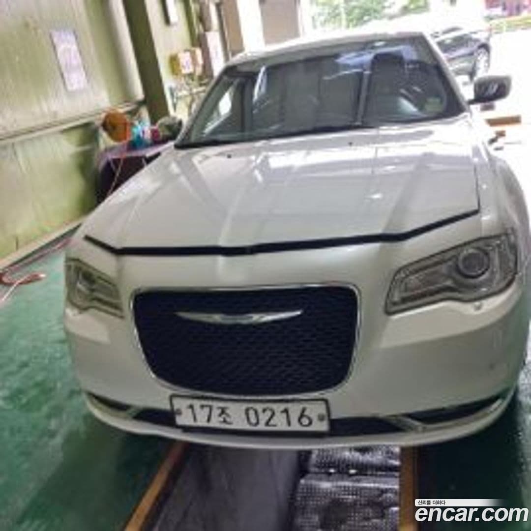 Main__Slider__Photo:300C Chrysler 2016.8-0