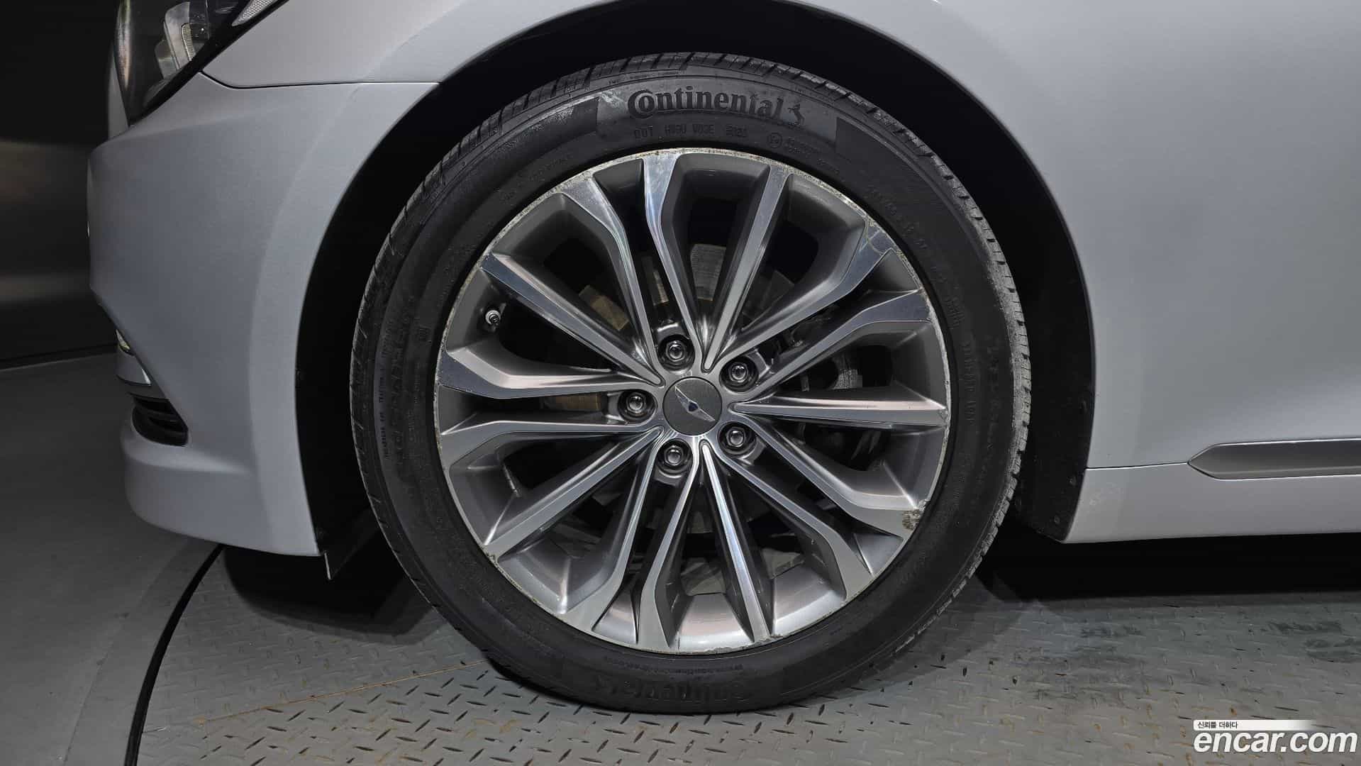 Genesis Hyundai 2014.4-OUTER-005