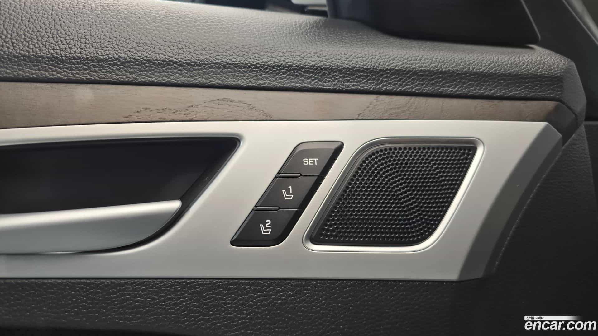 Genesis Hyundai 2014.4-OPTION-043