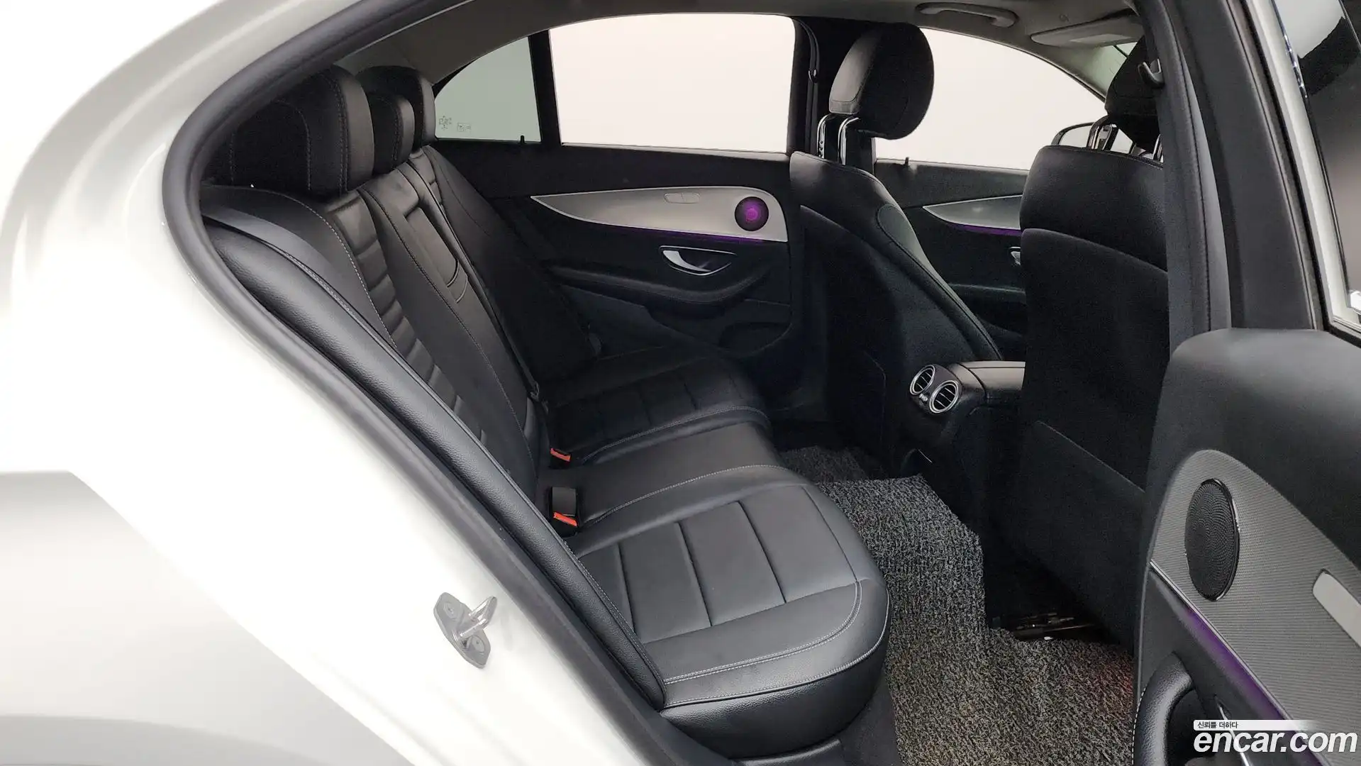 E-Class Mercedes-Benz 2018.2-OPTION-015