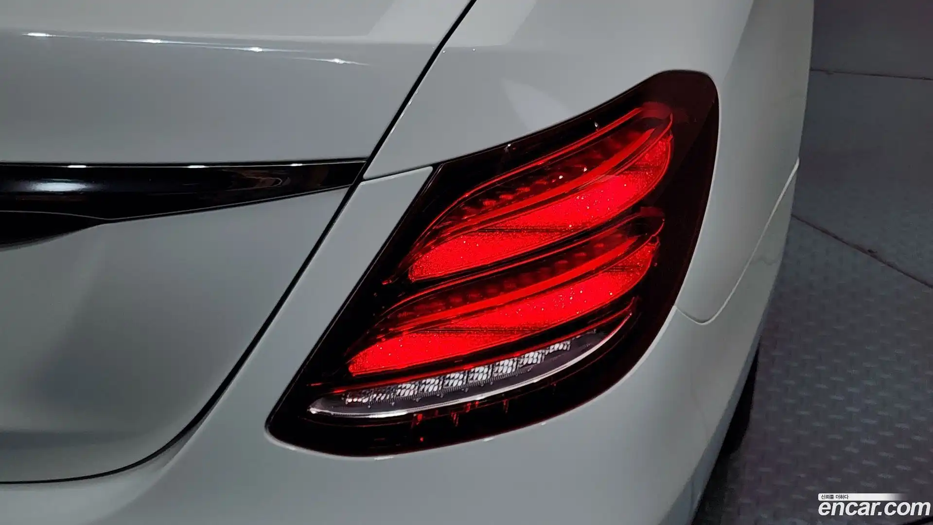 E-Class Mercedes-Benz 2018.2-OUTER-033