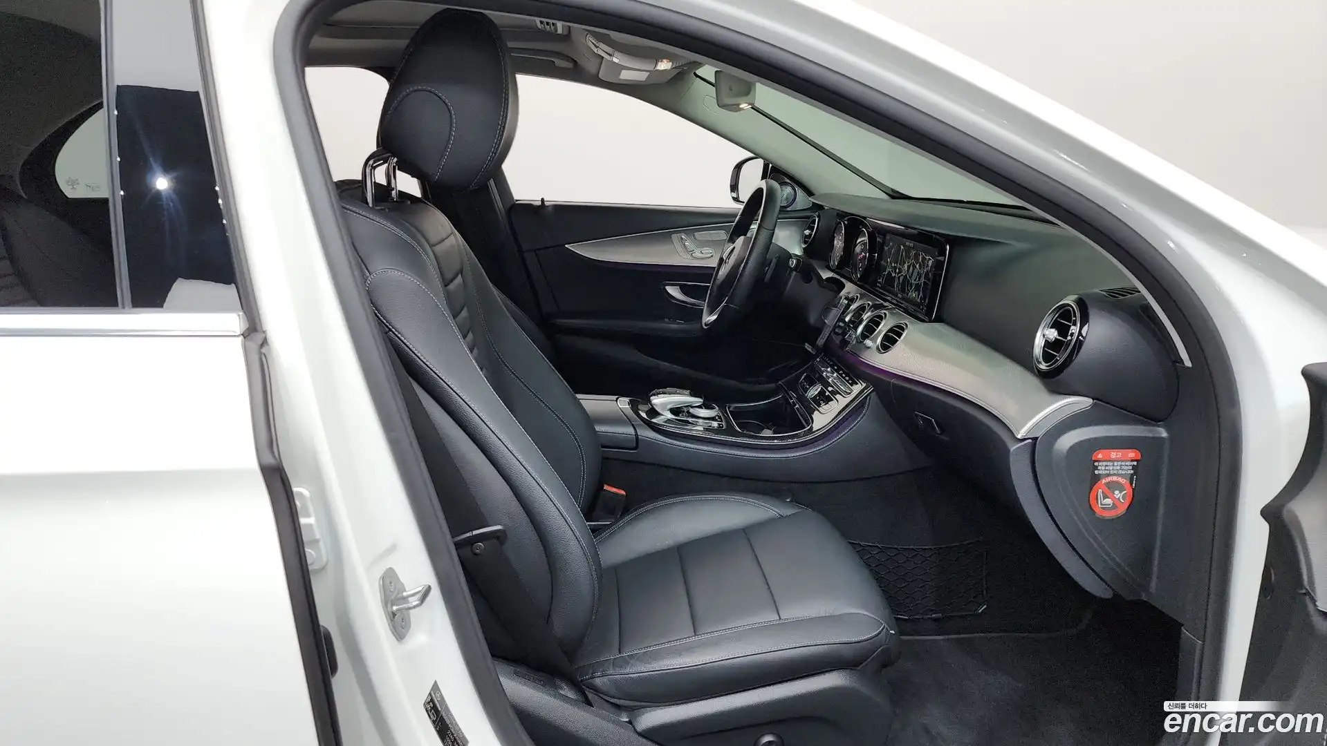 E-Class Mercedes-Benz 2018.2-INNER-036