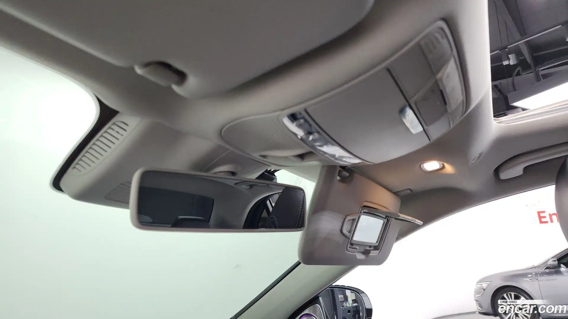 E-Class Mercedes-Benz 2018.2-OPTION-040