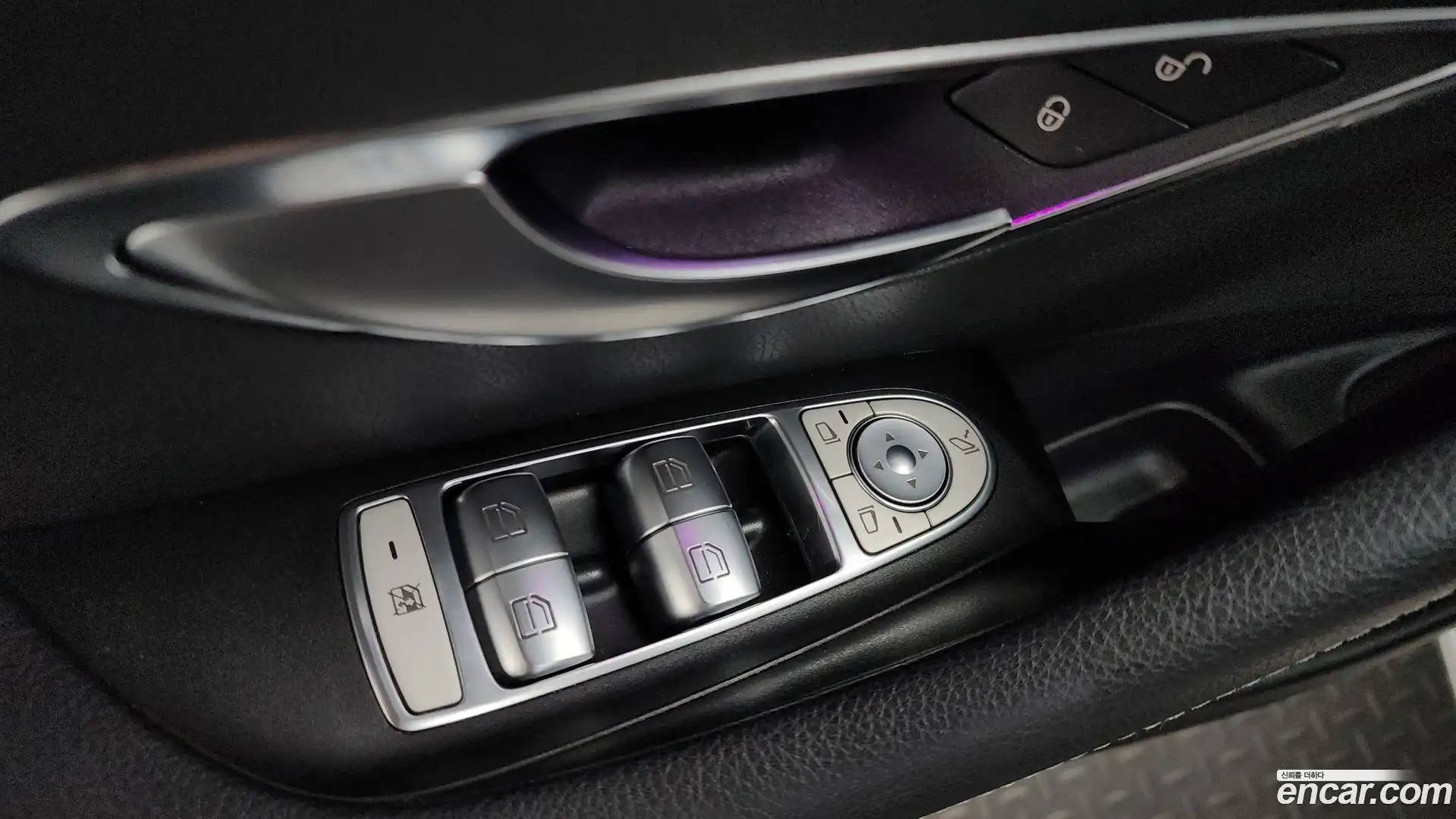 E-Class Mercedes-Benz 2018.2-OPTION-042