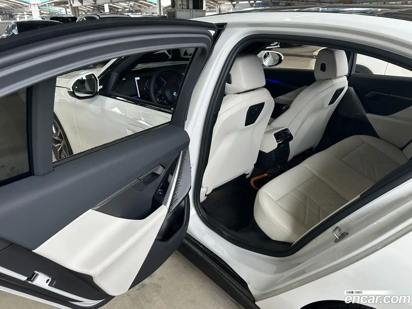 5-Series BMW 2025.11-INNER-010