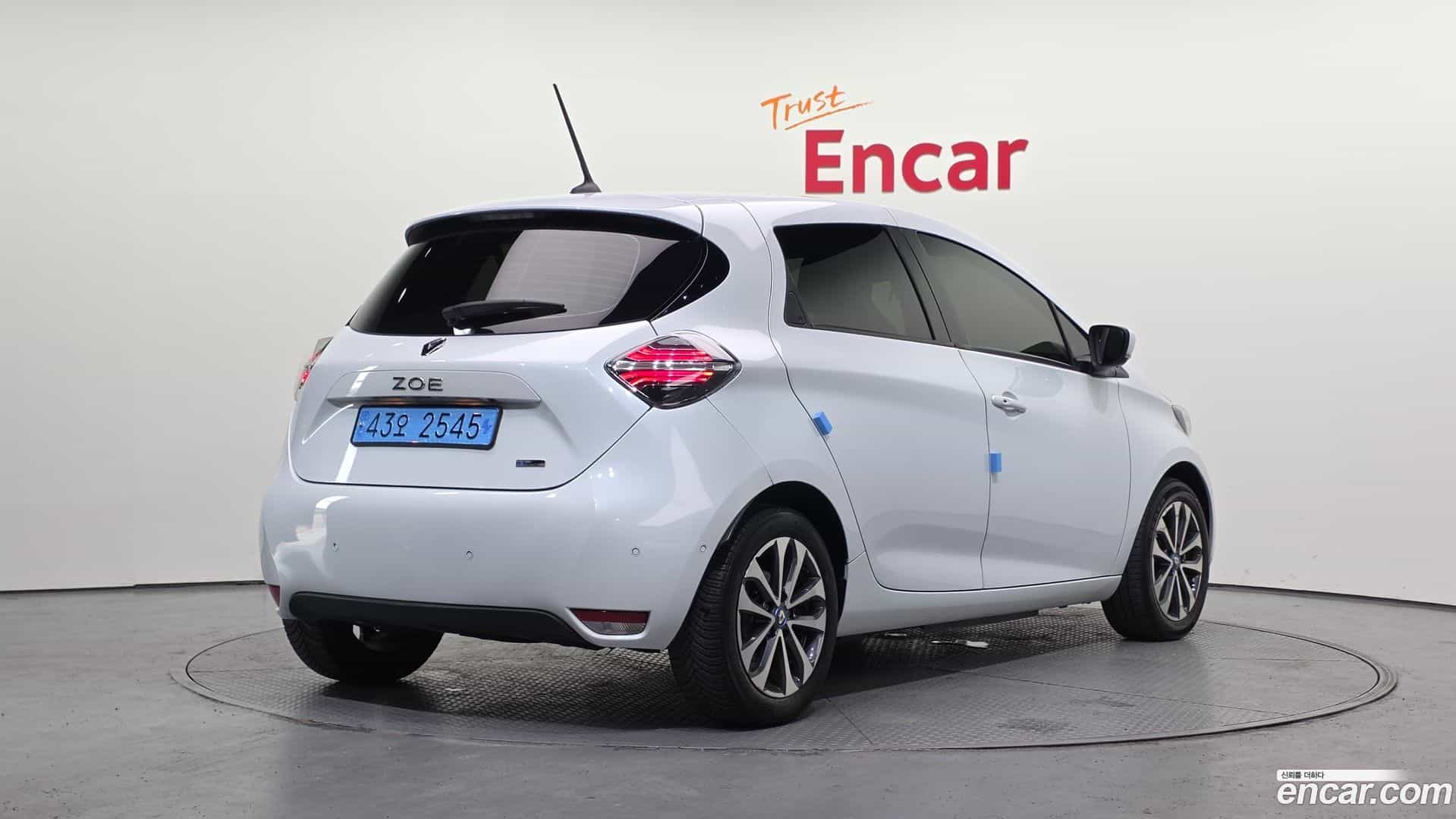 Zoe Renault Korea 2021.5-OUTER-002