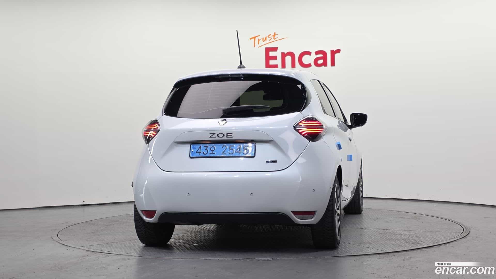 Zoe Renault Korea 2021.5-OUTER-004