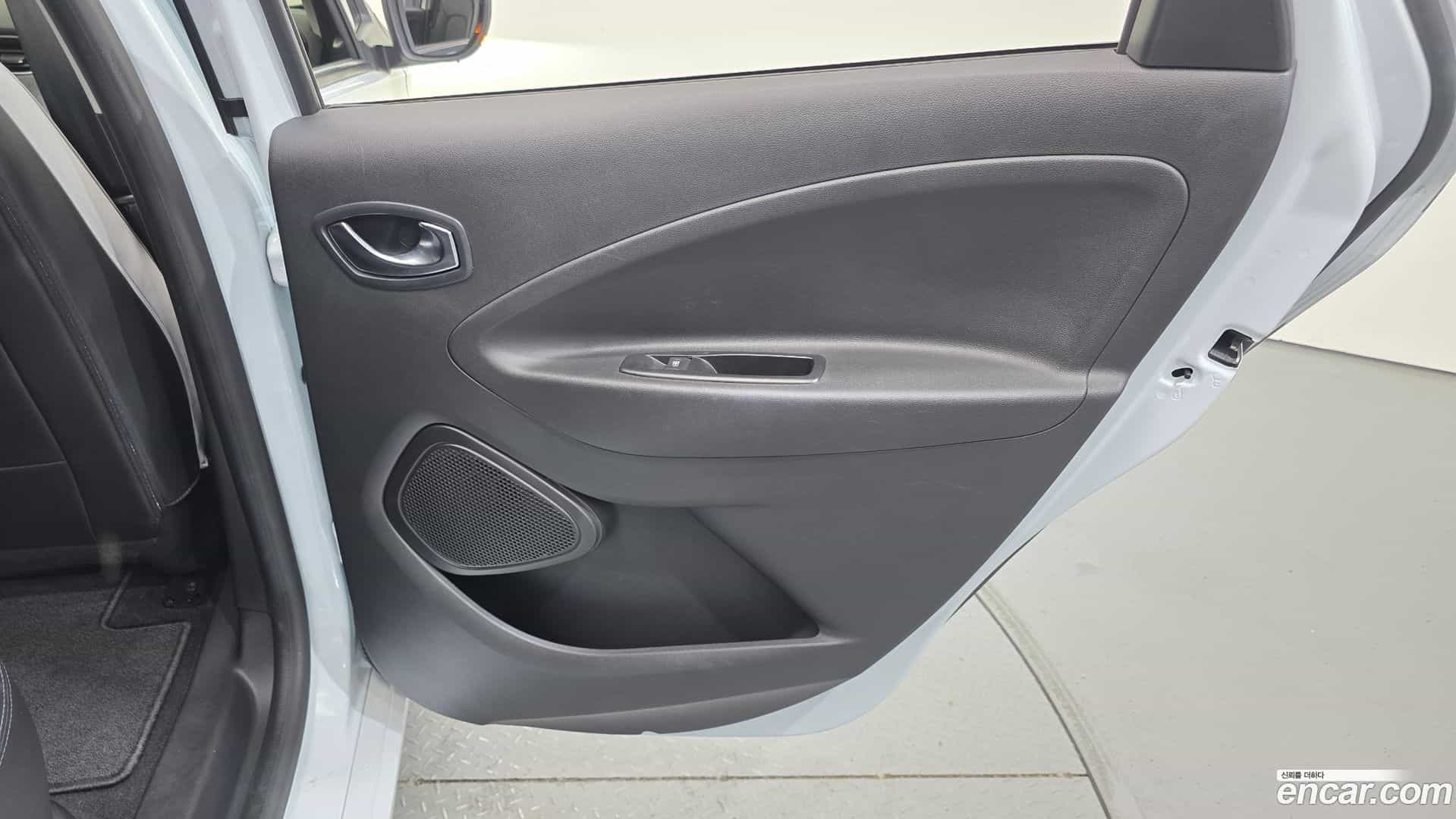 Zoe Renault Korea 2021.5-INNER-035