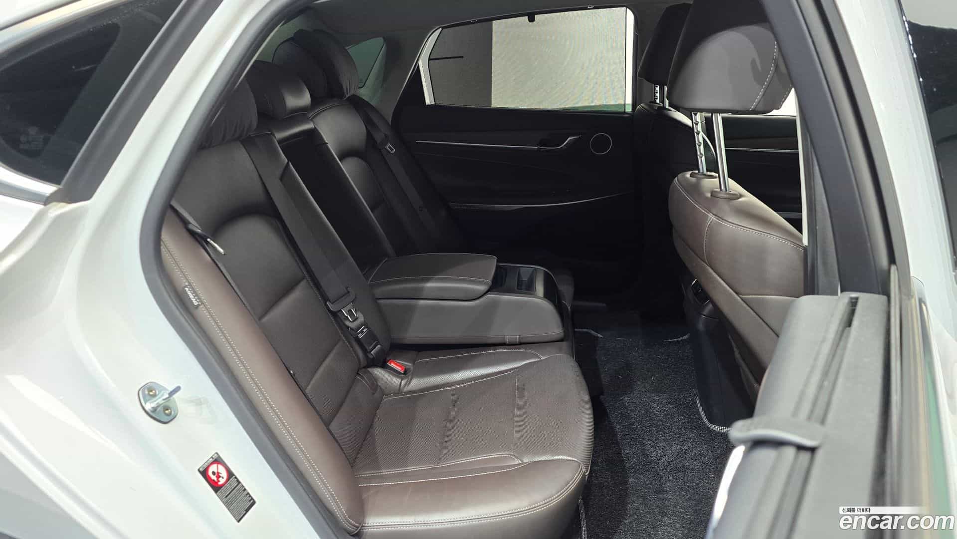 Grandeur Hyundai 2019.4-OPTION-015