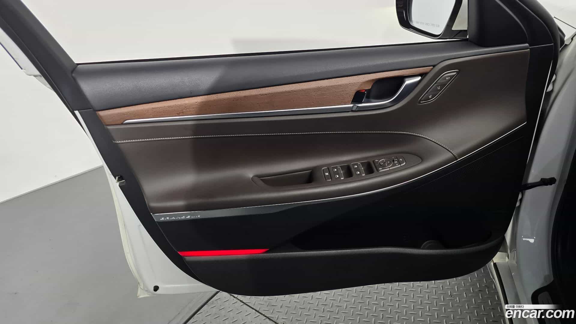 Grandeur Hyundai 2019.4-INNER-034