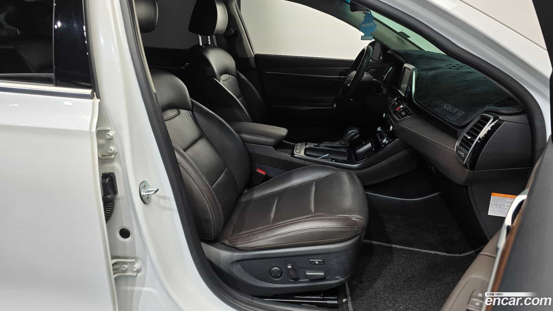 Grandeur Hyundai 2019.4-INNER-036