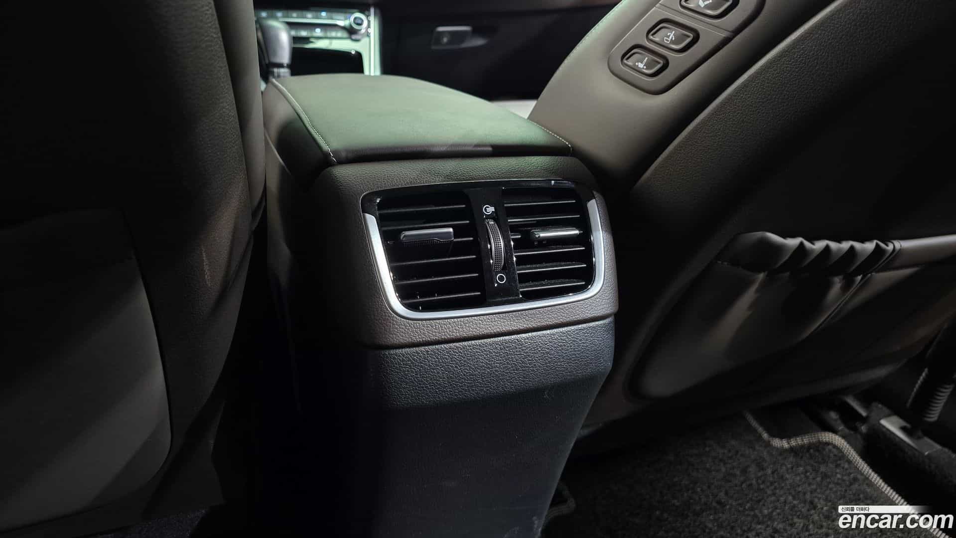 Grandeur Hyundai 2019.4-OPTION-043