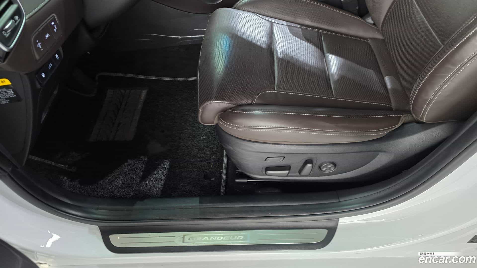 Grandeur Hyundai 2019.4-OPTION-046